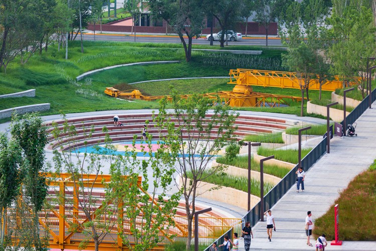 Liugong Hui Mall / CCTN Design + BEIJING SHOUGANG INTERNATIONAL ENGINEERING TECHNOLOGY - Exterior Photography, Garden